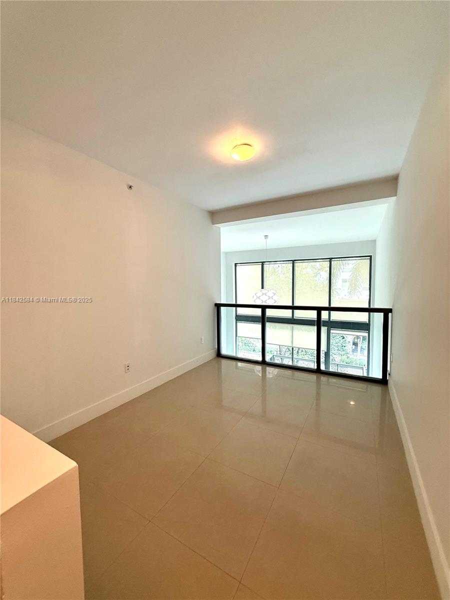 Small Image of 6000 COLLINS AVE #313, Miami Beach Number 10