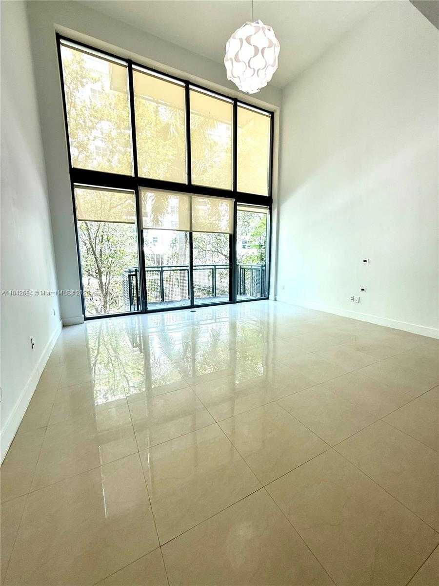 Small Image of 6000 COLLINS AVE #313, Miami Beach Number 2