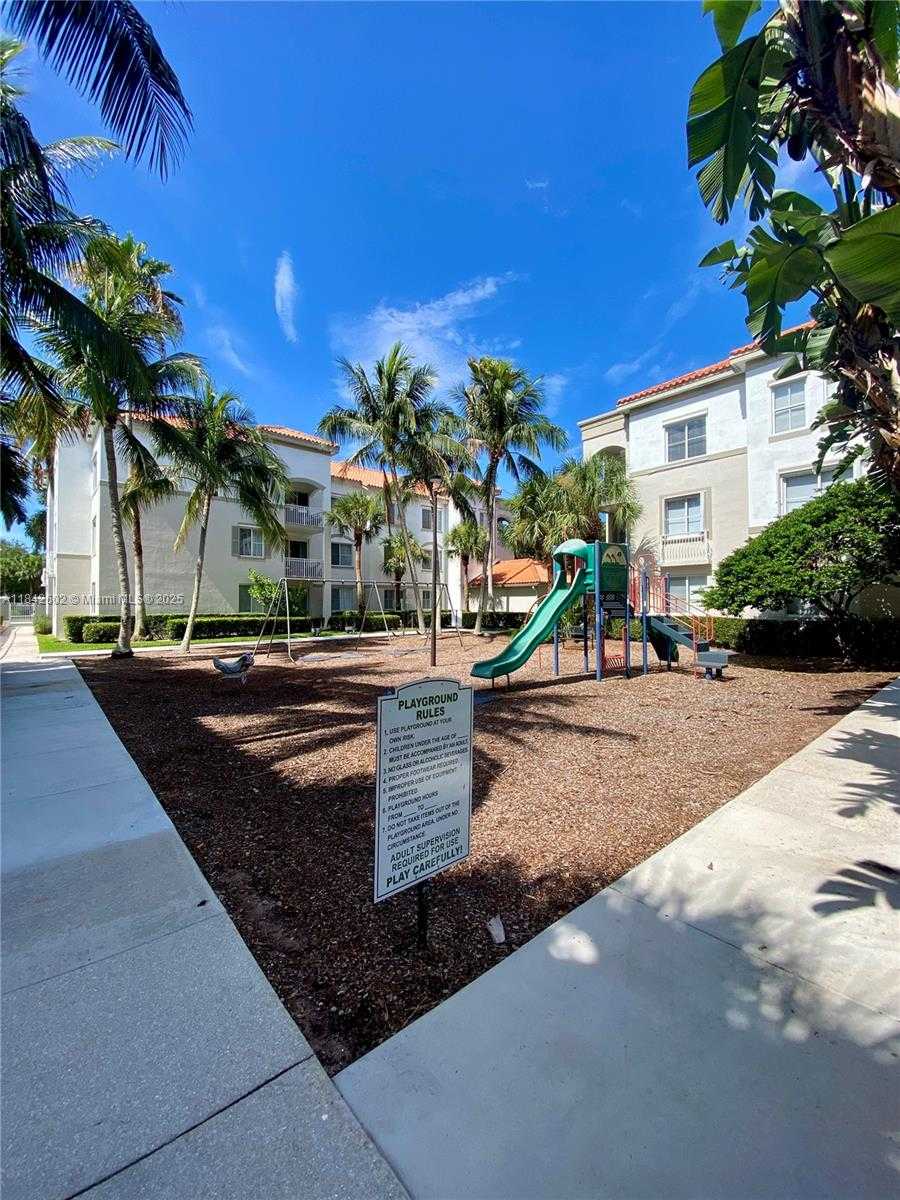 Small Image of 11032 LEGACY DR #305, Palm Beach Gardens Number 10