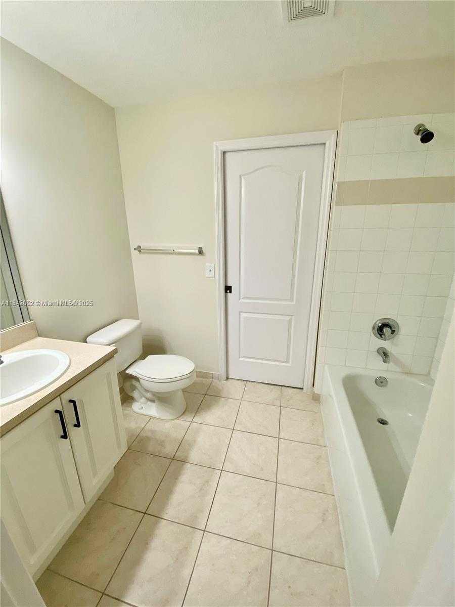 Small Image of 11032 LEGACY DR #305, Palm Beach Gardens Number 27