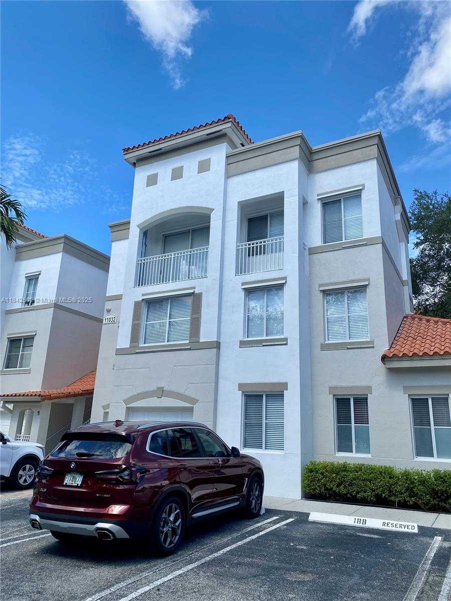 Small Image of 11032 LEGACY DR #305, Palm Beach Gardens Number 3