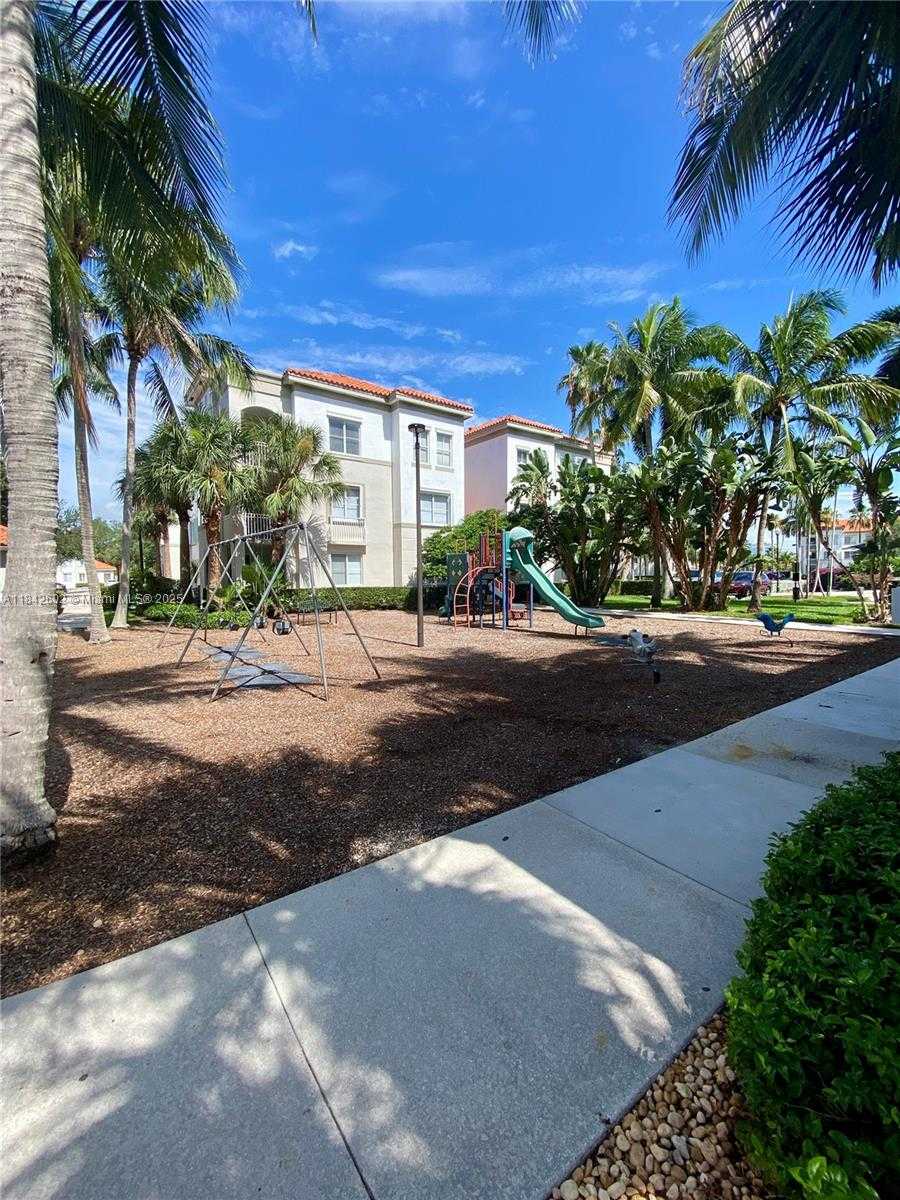 Small Image of 11032 LEGACY DR #305, Palm Beach Gardens Number 9