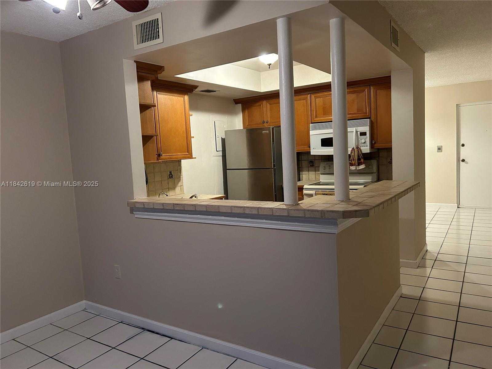 Small Image of 9411 SOUTH WEST 4TH ST #202, Miami Number 12