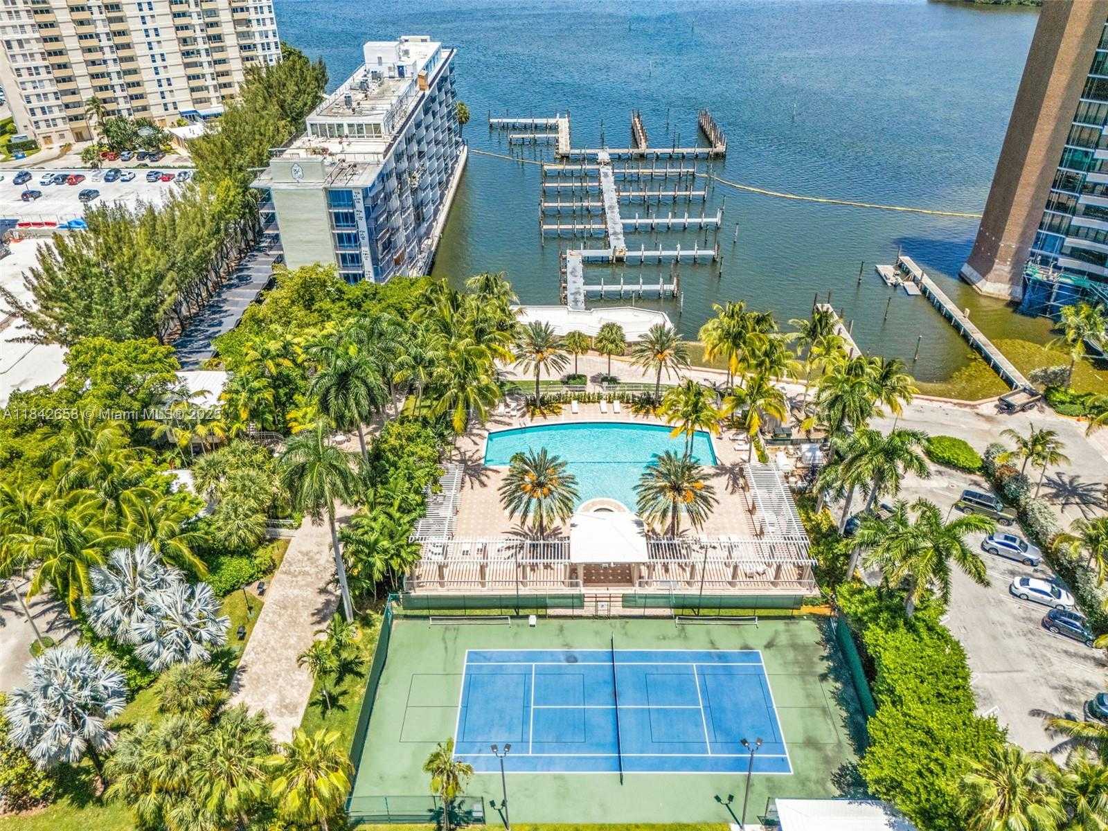Small Image of 770 NORTH EAST 69TH ST #4H, Miami Number 18