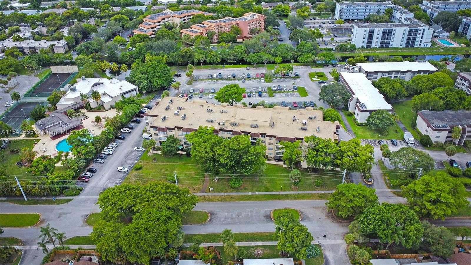 Small Image of 7300 NORTH WEST 17TH ST #416, Plantation Number 40