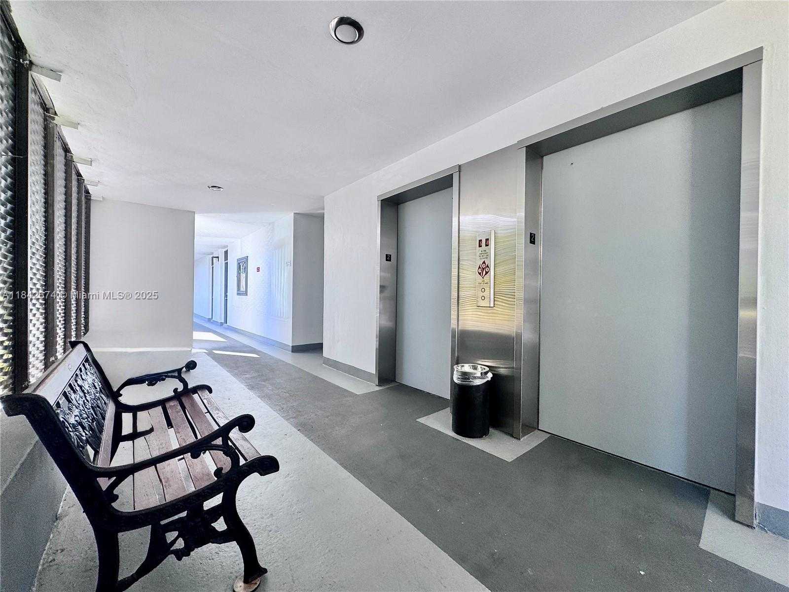 Small Image of 20500 E Country Club Dr, Aventura, FL 33180, USA Number 10