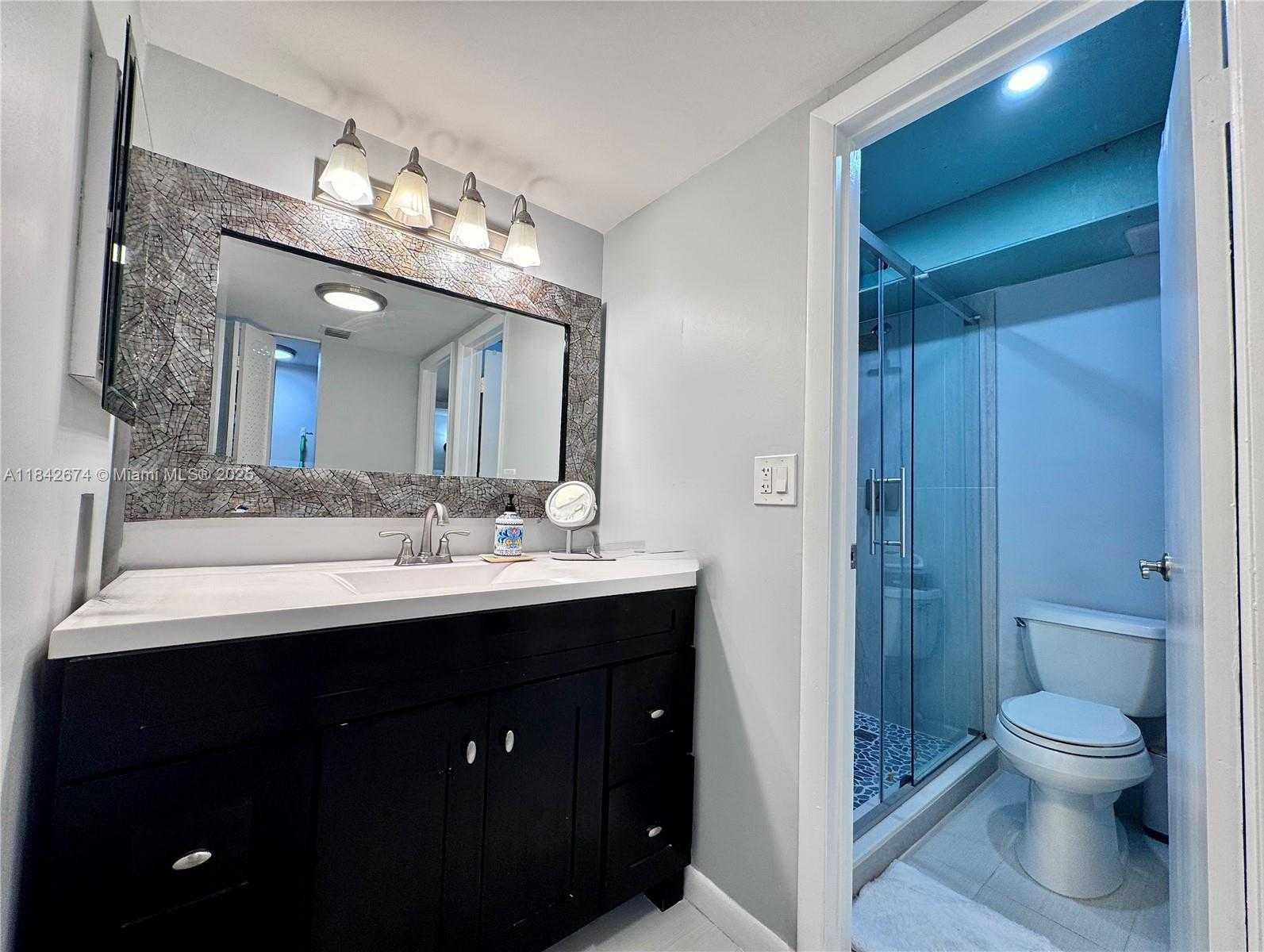 Small Image of 20500 E Country Club Dr, Aventura, FL 33180, USA Number 7