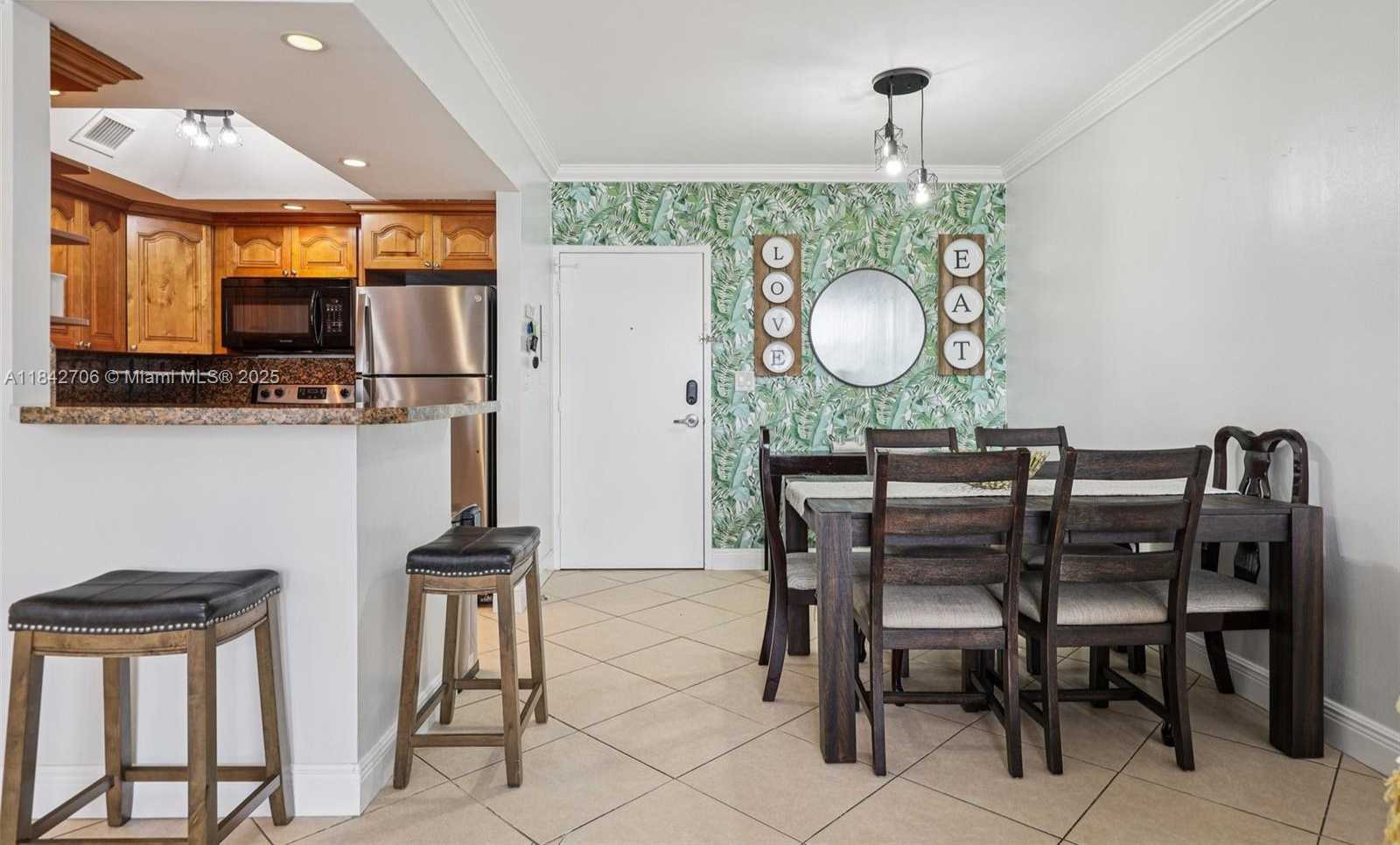 Small Image of 7441 WAYNE AVE #2B, Miami Beach Number 10