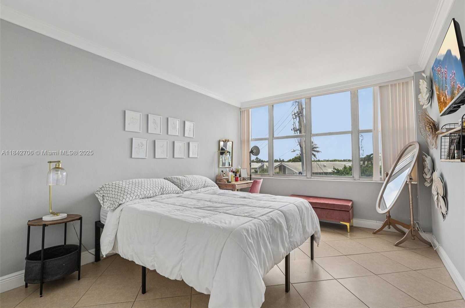 Small Image of 7441 WAYNE AVE #2B, Miami Beach Number 18