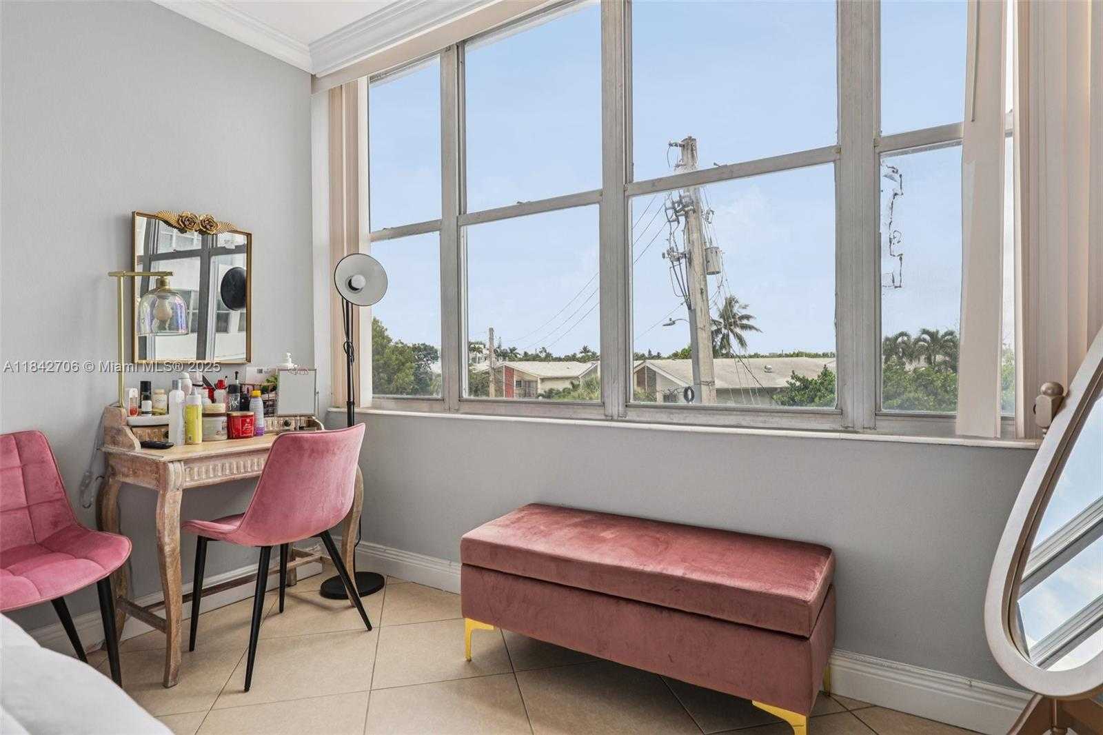 Small Image of 7441 WAYNE AVE #2B, Miami Beach Number 20