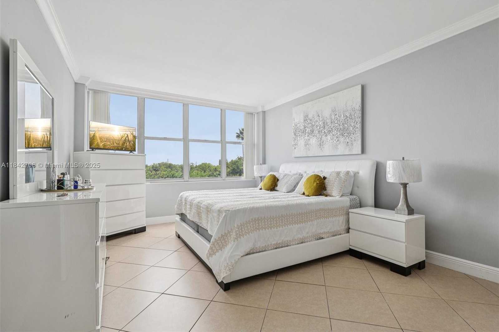 Small Image of 7441 WAYNE AVE #2B, Miami Beach Number 24