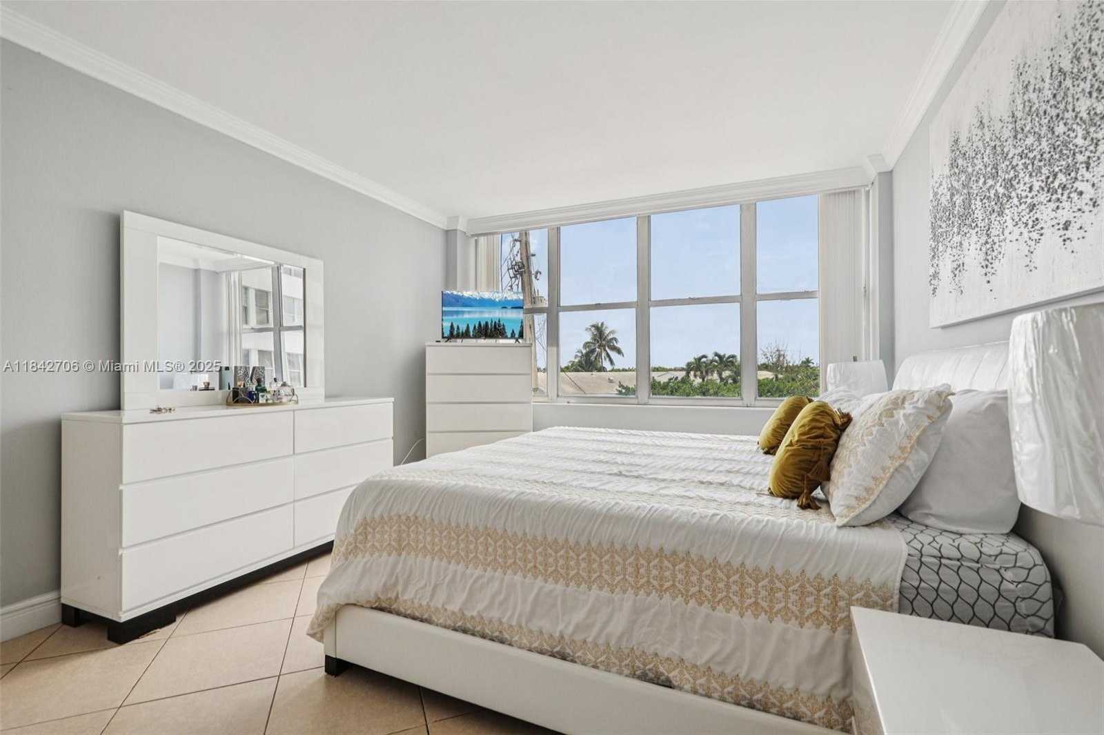 Small Image of 7441 WAYNE AVE #2B, Miami Beach Number 25