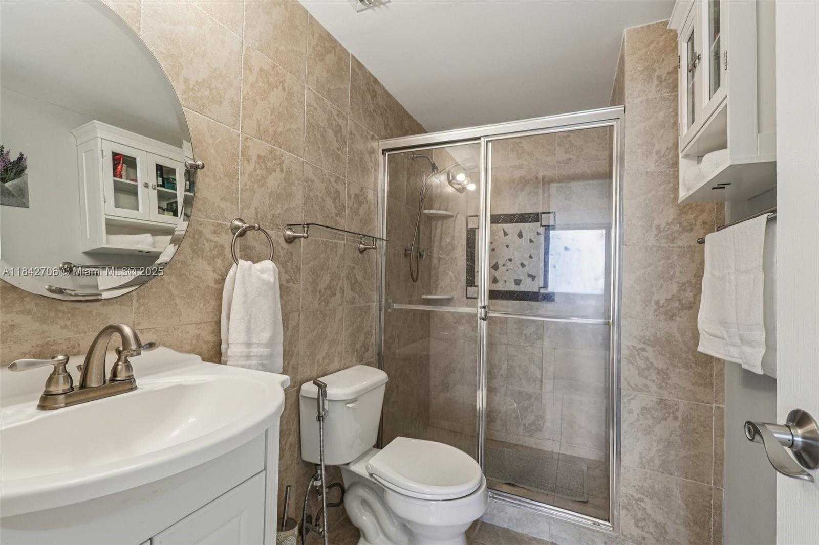 Small Image of 7441 WAYNE AVE #2B, Miami Beach Number 29