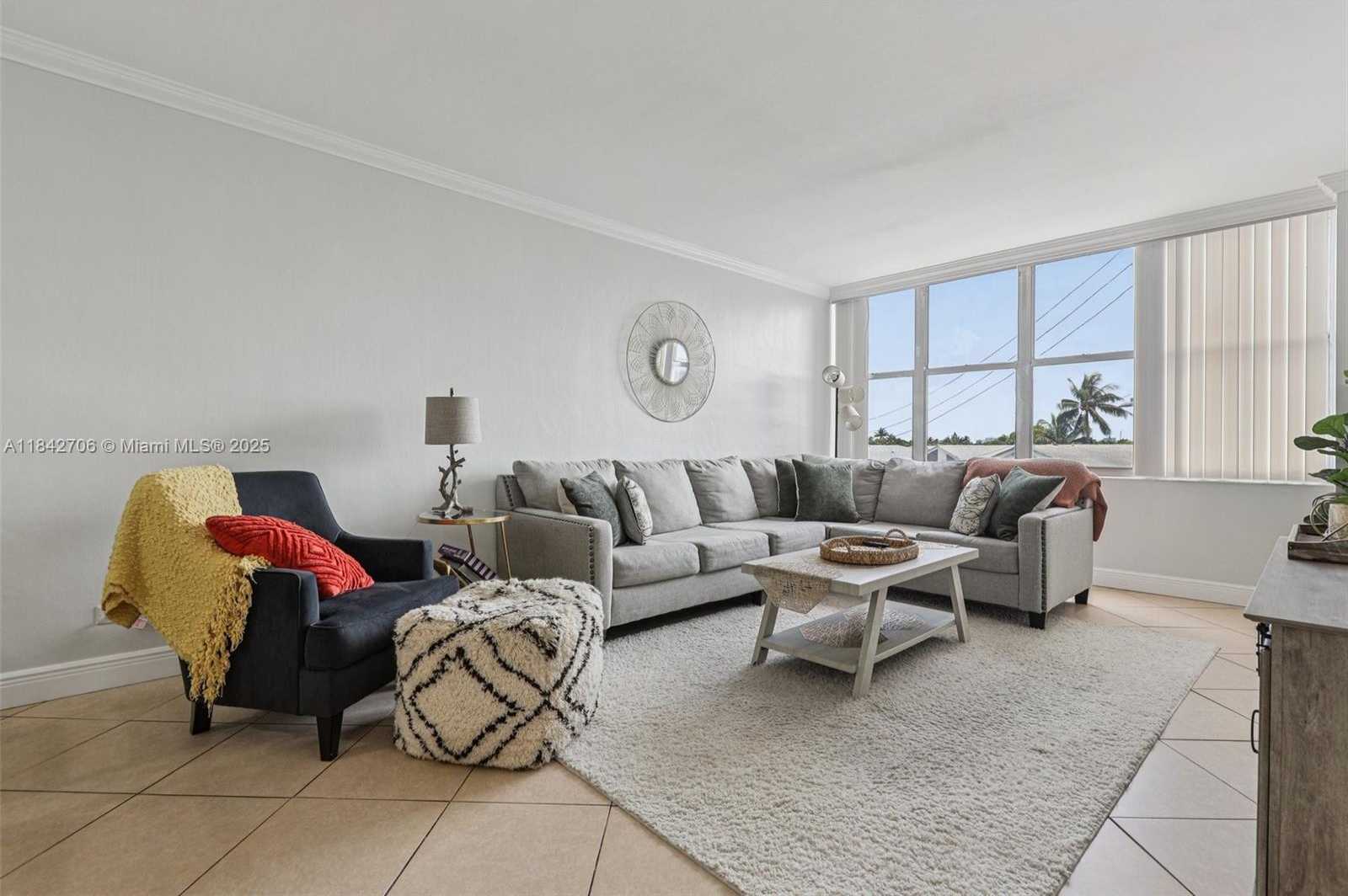 Small Image of 7441 WAYNE AVE #2B, Miami Beach Number 6
