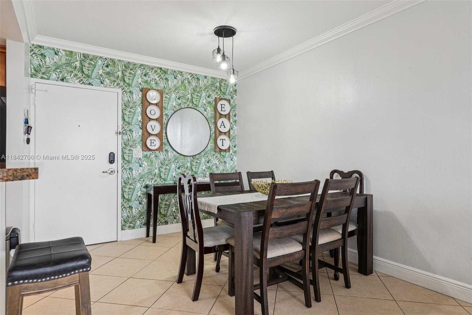 Small Image of 7441 WAYNE AVE #2B, Miami Beach Number 9