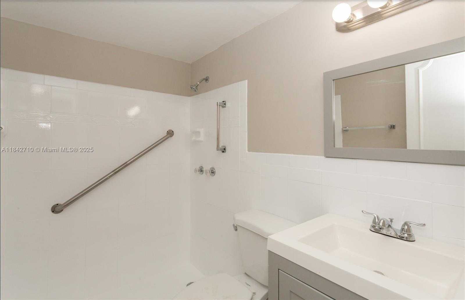 Small Image of 2145 PIERCE ST #218, Hollywood Number 15