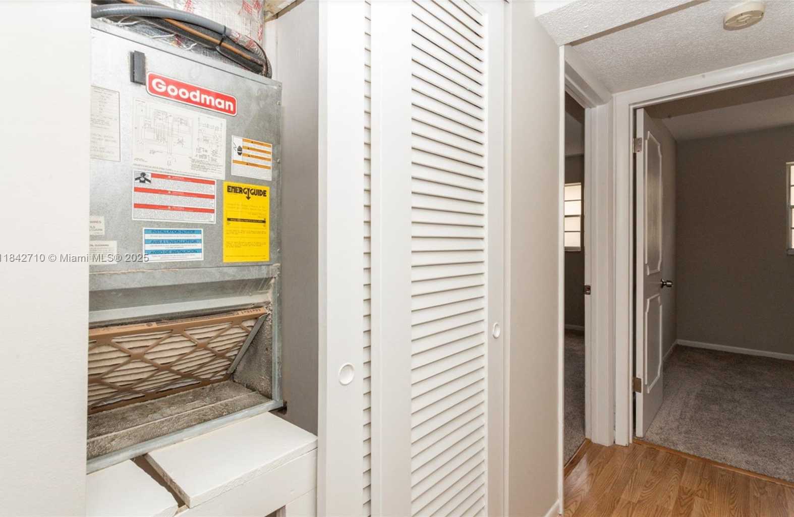 Small Image of 2145 PIERCE ST #218, Hollywood Number 17