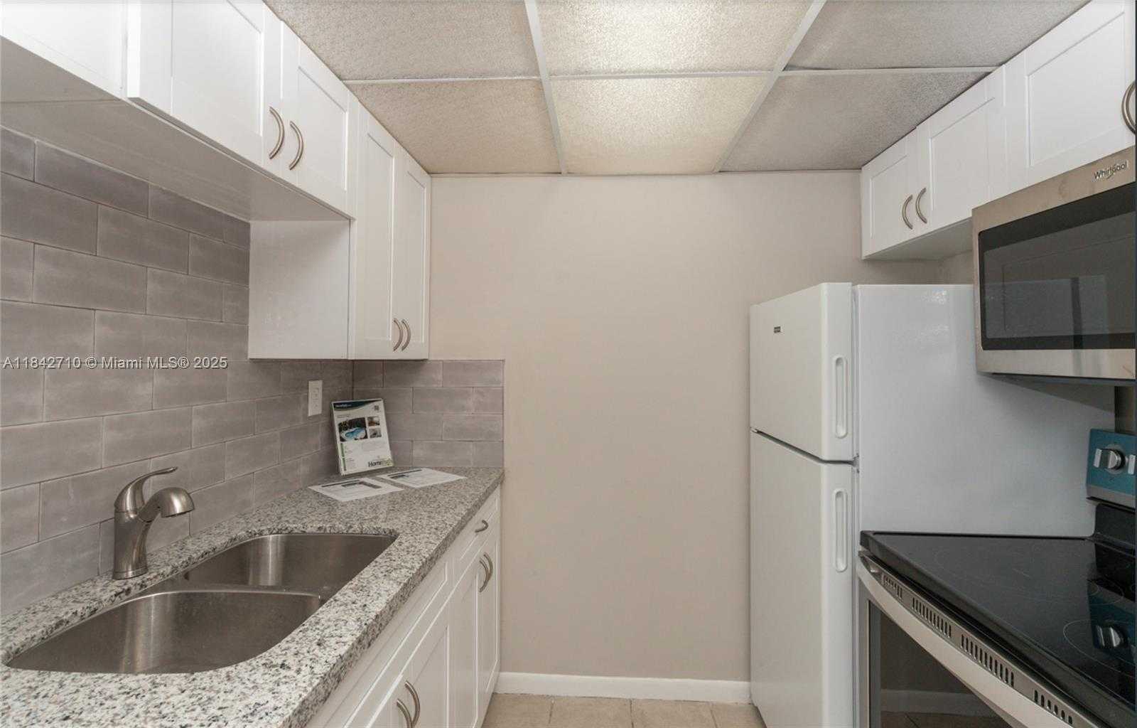 Small Image of 2145 PIERCE ST #218, Hollywood Number 6