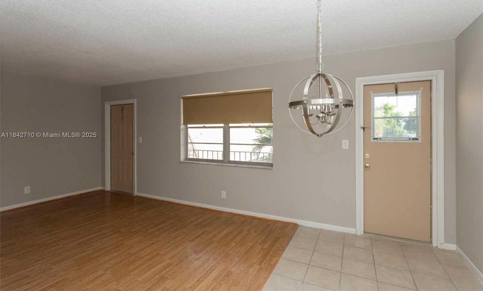 Small Image of 2145 PIERCE ST #218, Hollywood Number 7