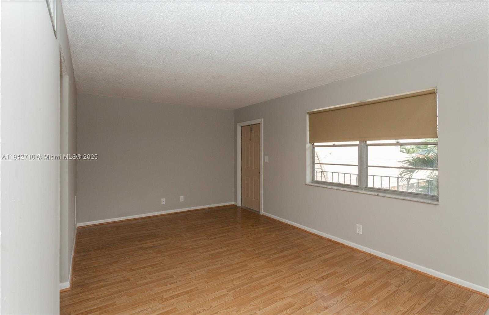 Small Image of 2145 PIERCE ST #218, Hollywood Number 8
