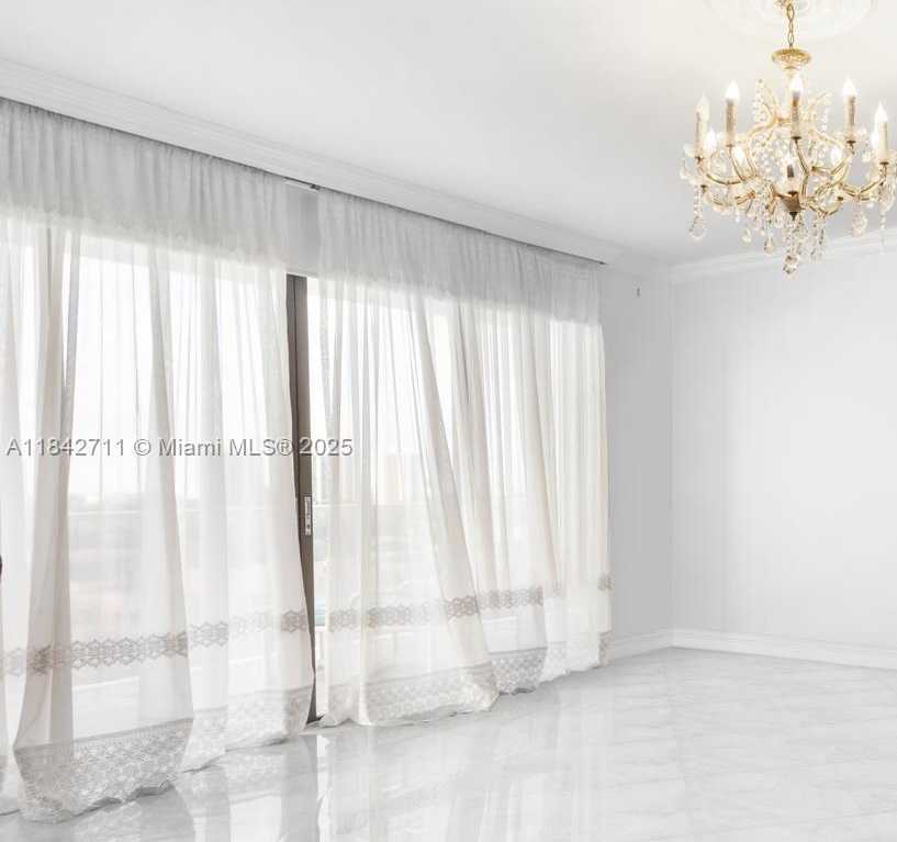 Small Image of 19500 TURNBERRY WAY #9D, Aventura Number 20