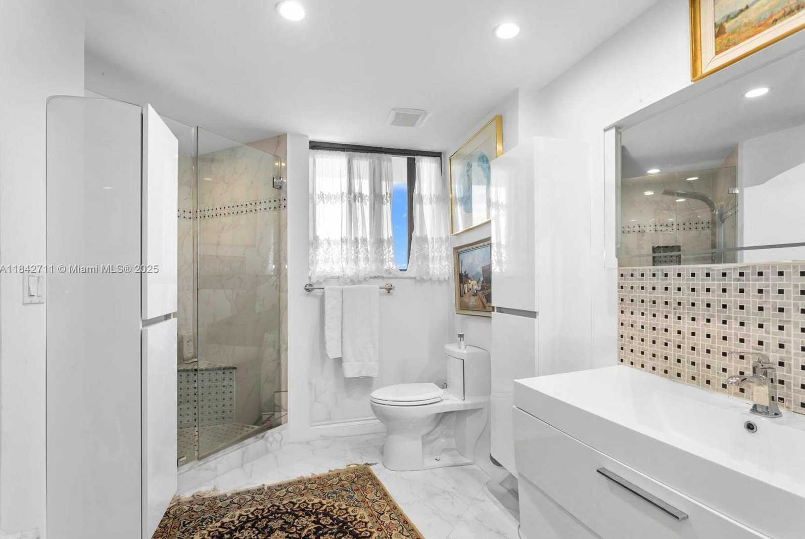 Small Image of 19500 TURNBERRY WAY #9D, Aventura Number 29