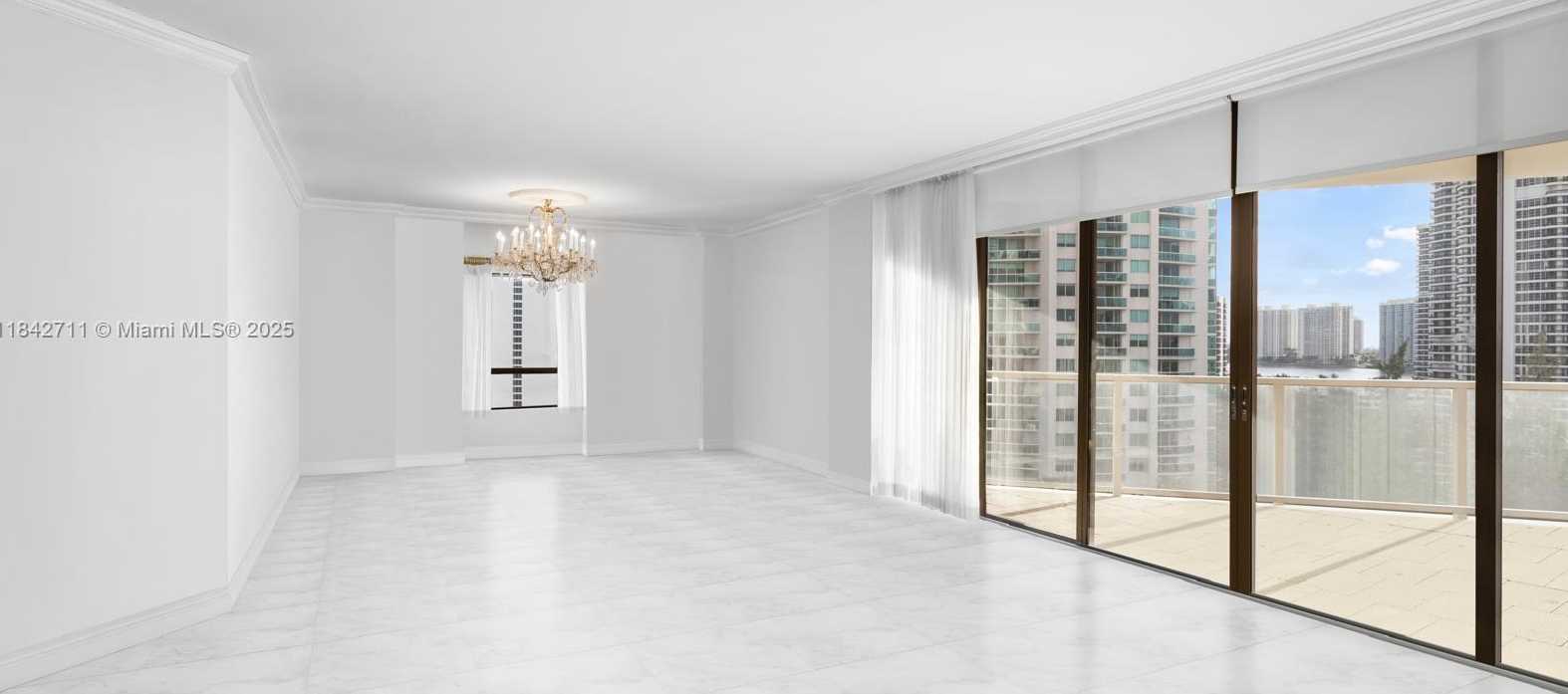 Small Image of 19500 TURNBERRY WAY #9D, Aventura Number 3