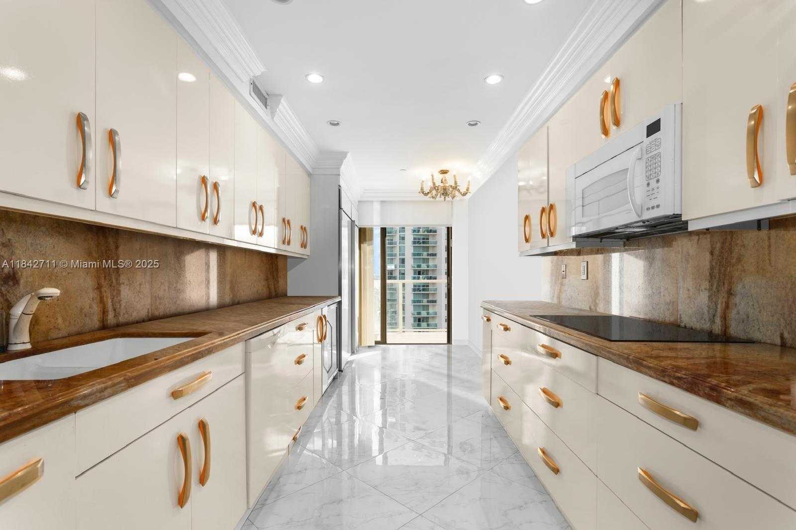 Small Image of 19500 TURNBERRY WAY #9D, Aventura Number 32