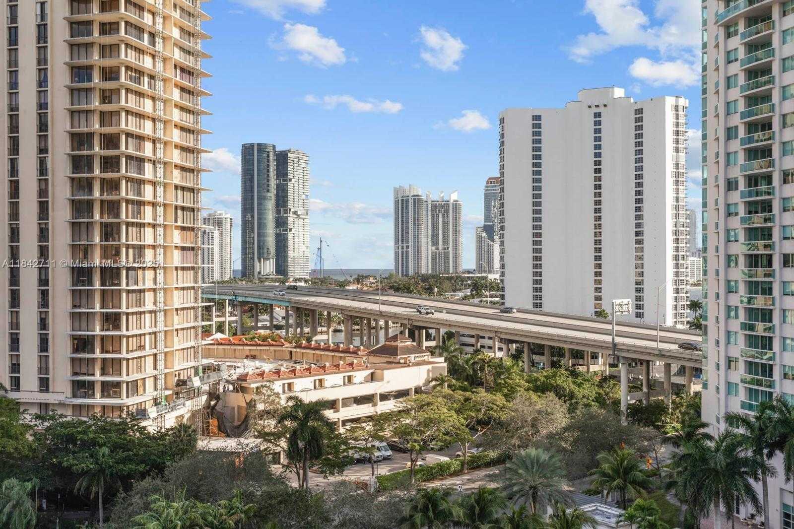 Small Image of 19500 TURNBERRY WAY #9D, Aventura Number 6