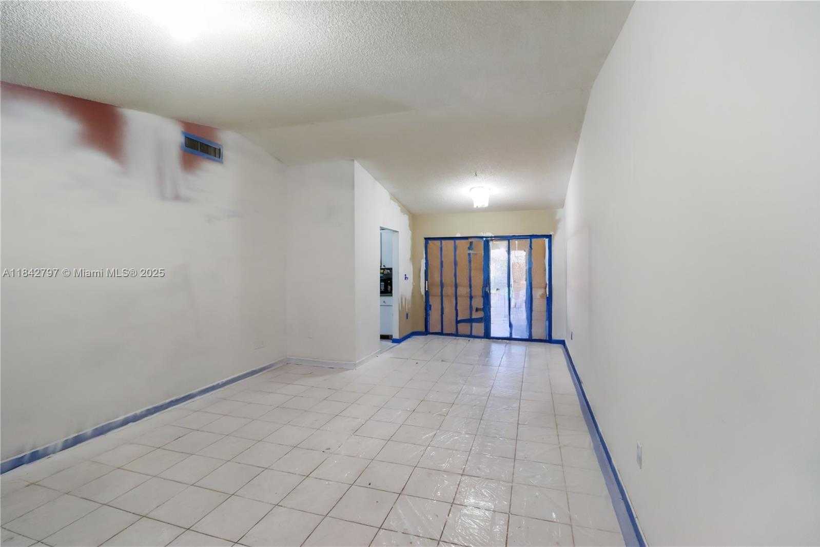 Small Image of 13805 SOUTH WEST 52ND ST, Miami Number 2