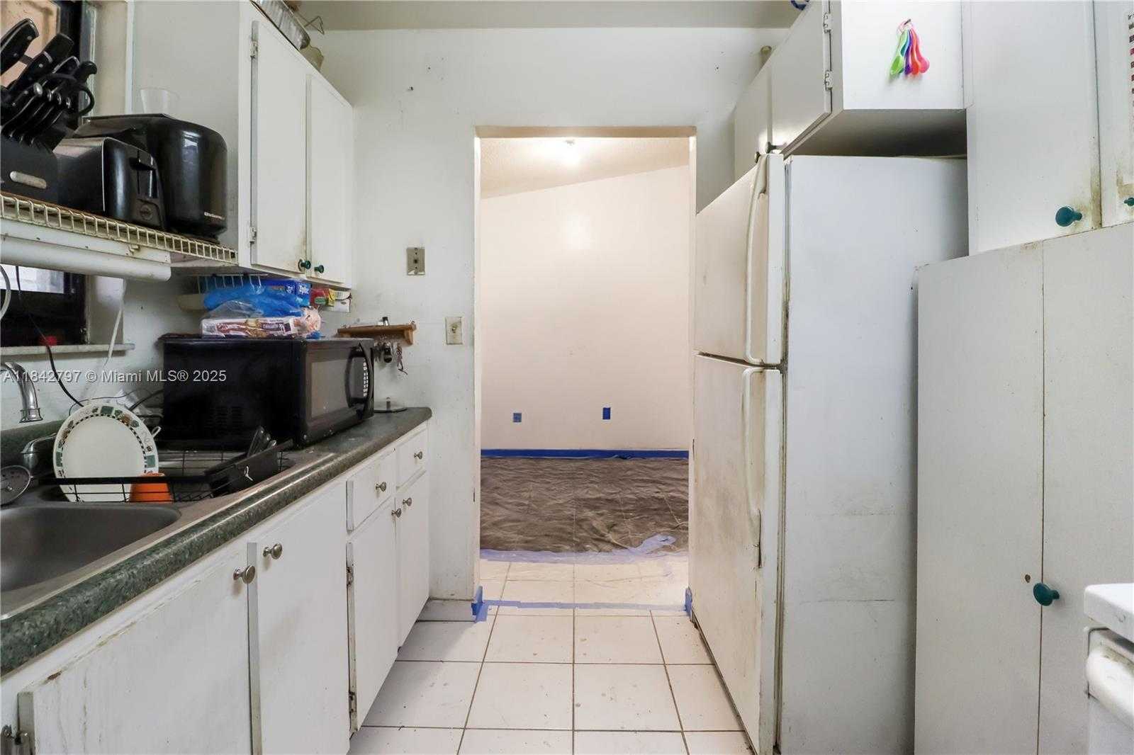 Small Image of 13805 SOUTH WEST 52ND ST, Miami Number 5