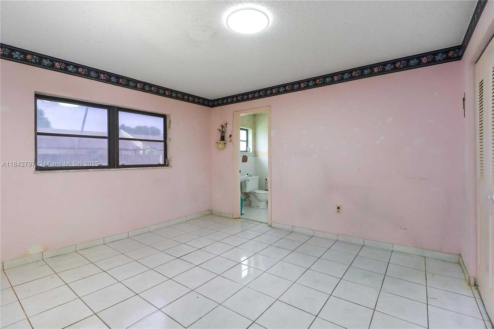 Small Image of 13805 SOUTH WEST 52ND ST, Miami Number 6