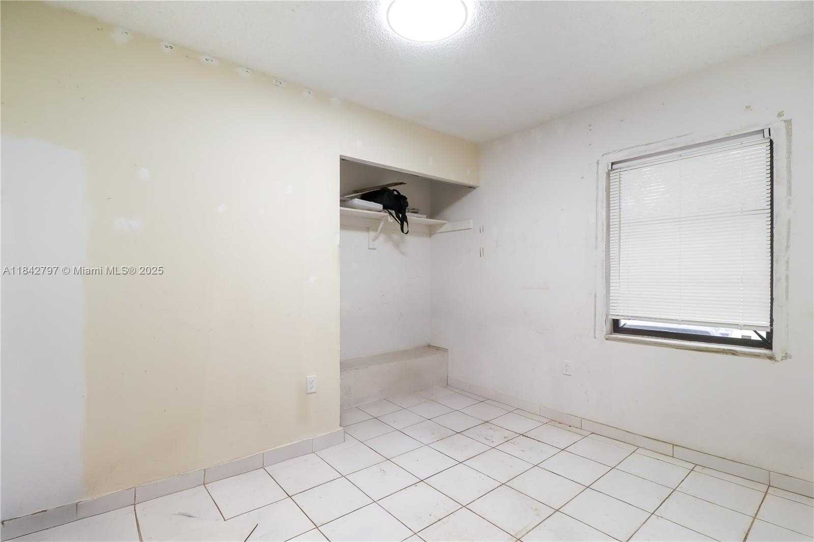 Small Image of 13805 SOUTH WEST 52ND ST, Miami Number 7