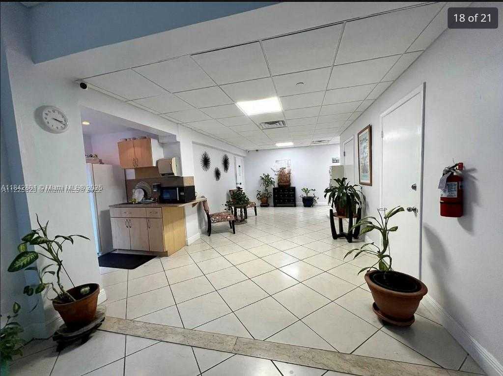 Small Image of 6969 COLLINS AVE #1105, Miami Beach Number 9