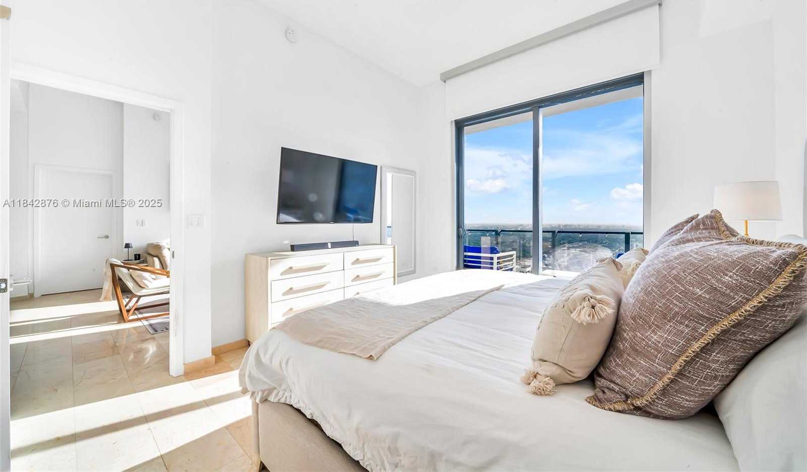 Small Image of 88 SOUTH WEST 7TH ST #4004, Miami Number 11
