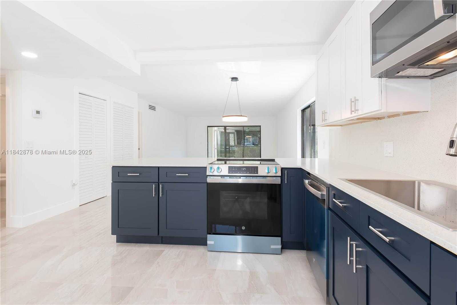 Small Image of 16461 BLATT BLVD #104, Weston Number 14