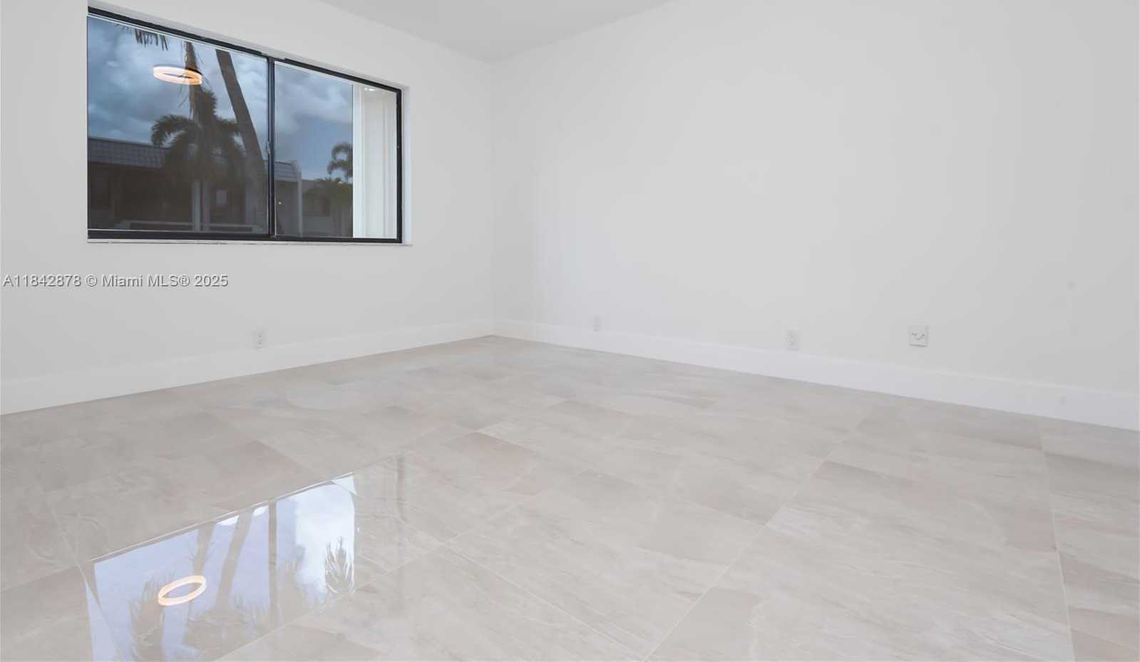 Small Image of 16461 BLATT BLVD #104, Weston Number 21