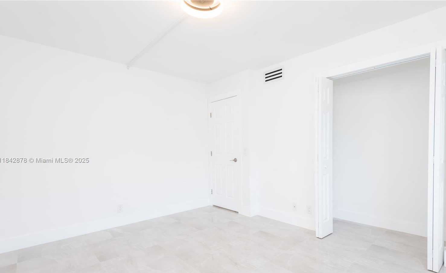 Small Image of 16461 BLATT BLVD #104, Weston Number 23