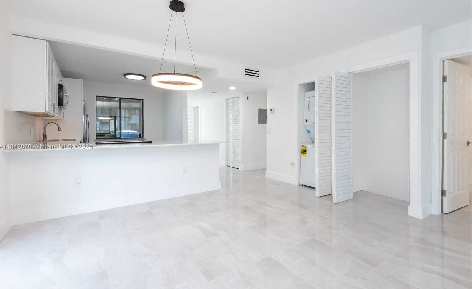 Small Image of 16461 BLATT BLVD #104, Weston Number 27