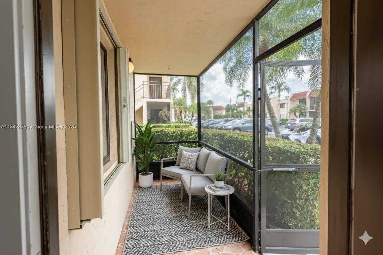 Small Image of 16461 BLATT BLVD #104, Weston Number 40