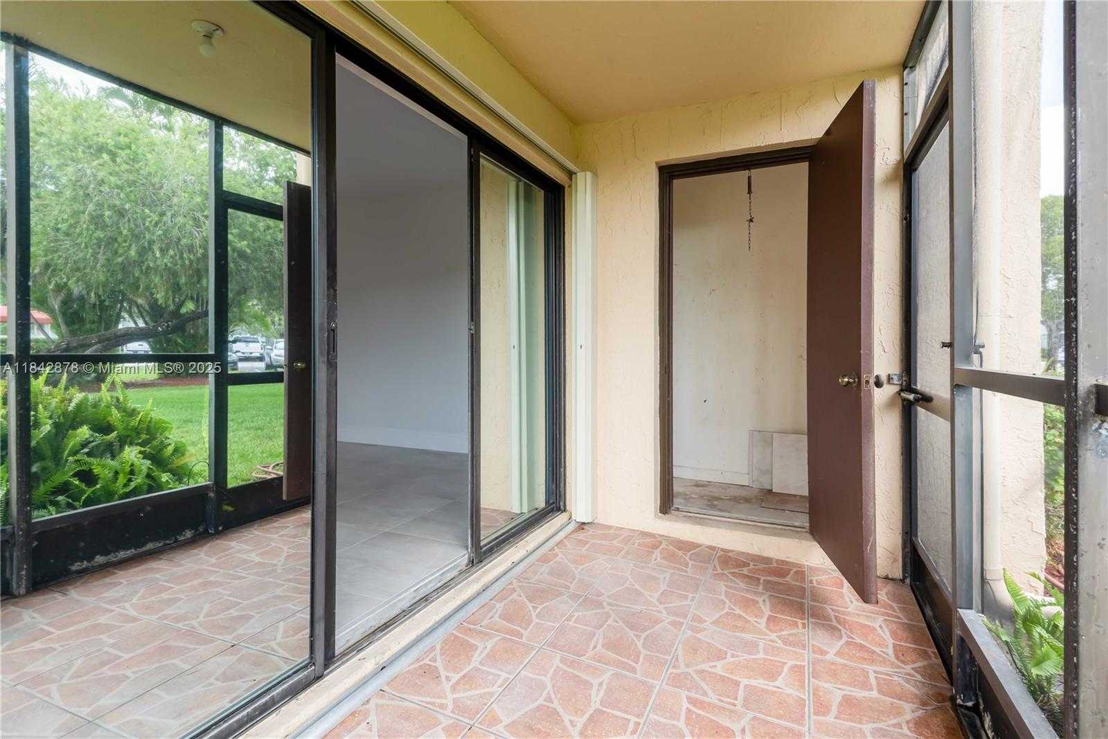 Small Image of 16461 BLATT BLVD #104, Weston Number 41