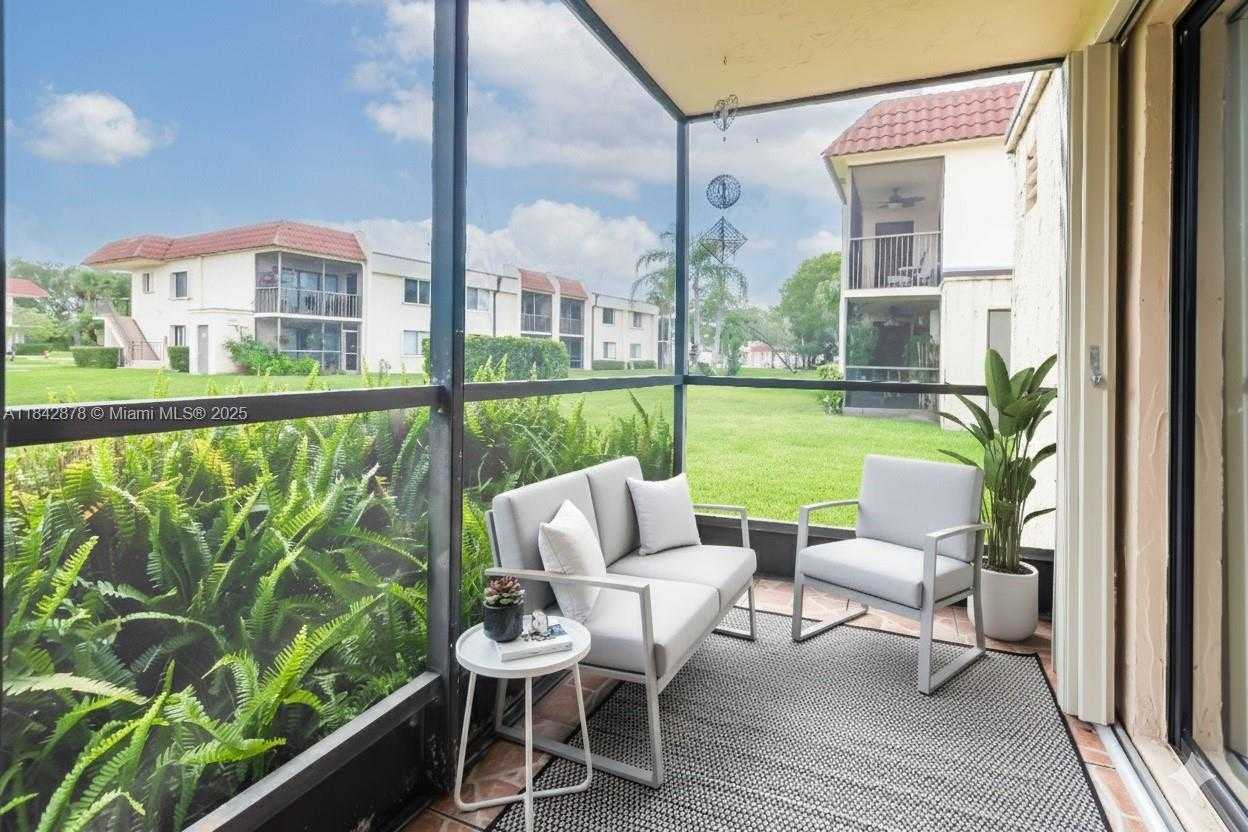 Small Image of 16461 BLATT BLVD #104, Weston Number 42