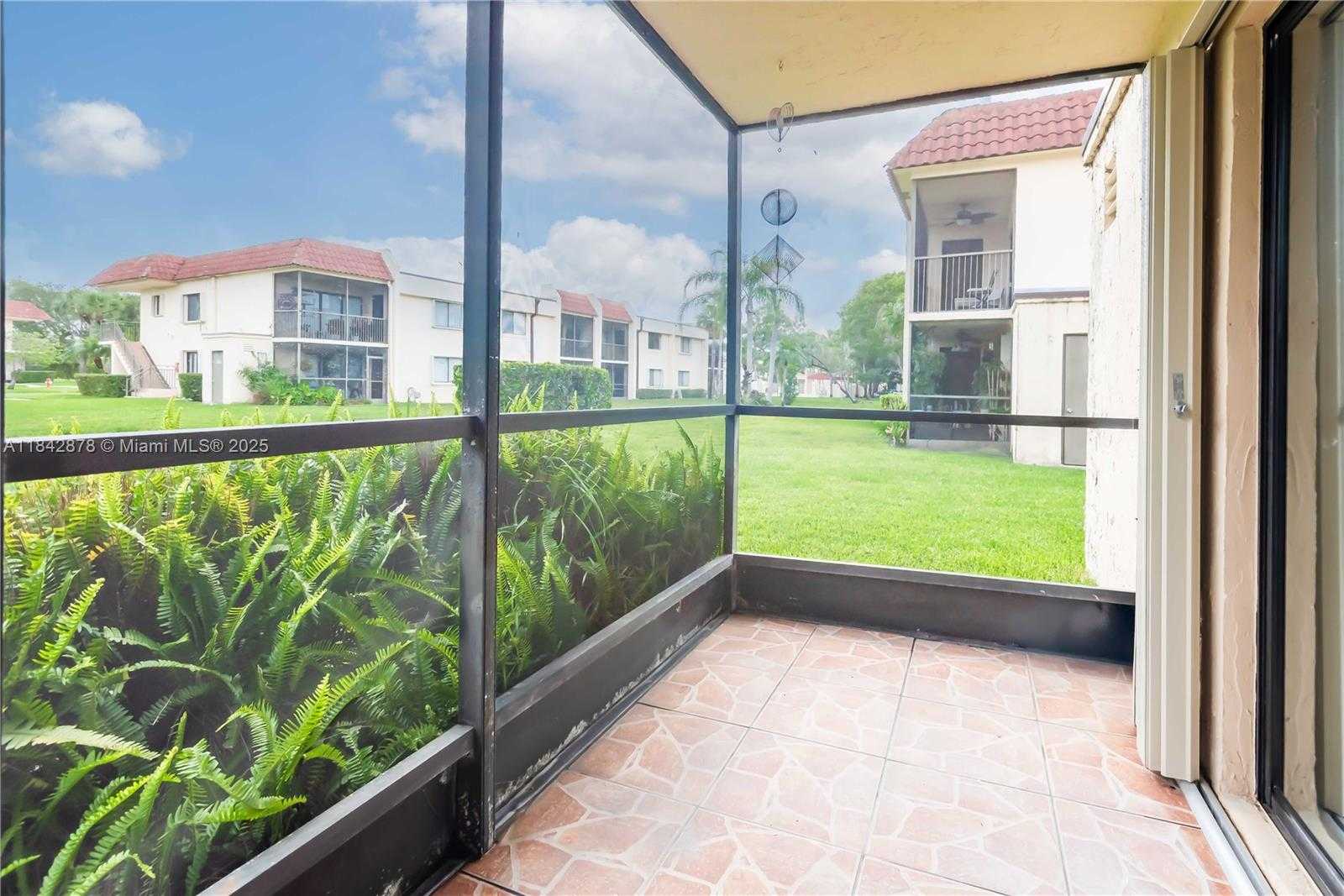 Small Image of 16461 BLATT BLVD #104, Weston Number 43