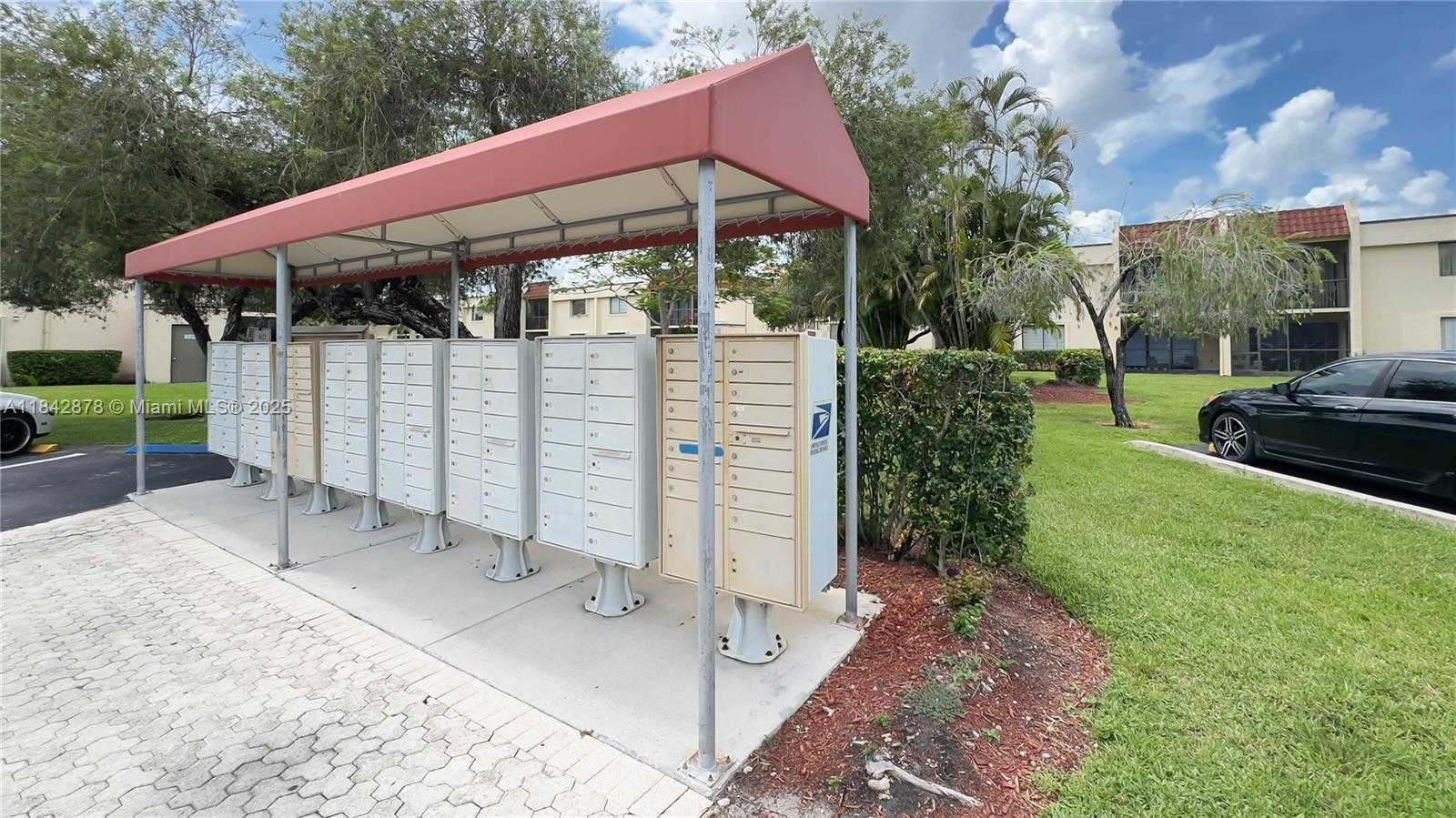 Small Image of 16461 BLATT BLVD #104, Weston Number 45