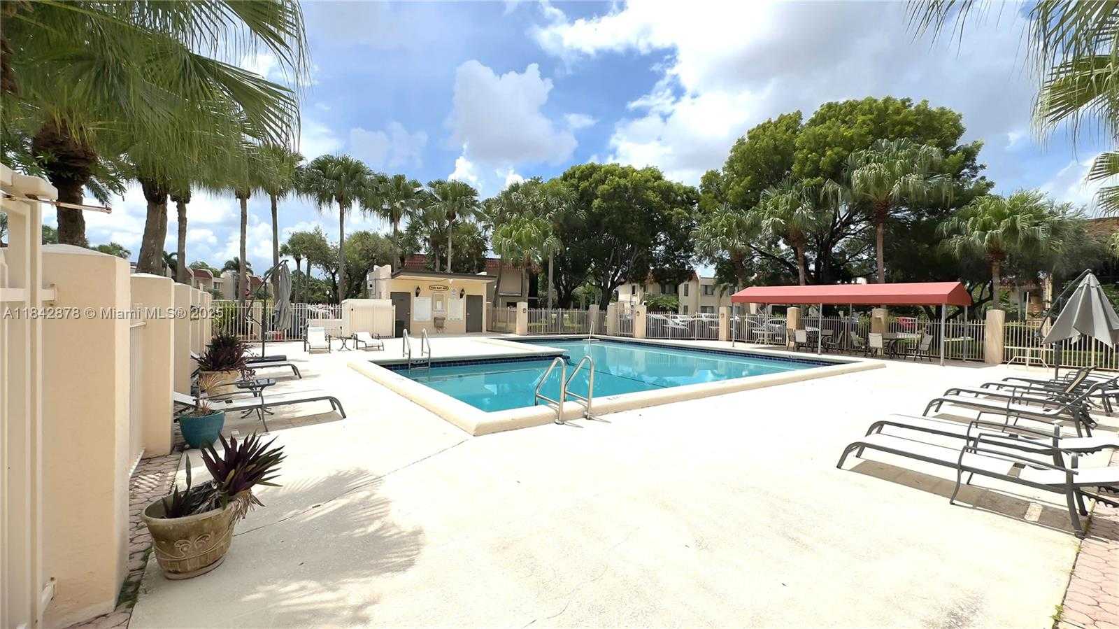 Small Image of 16461 BLATT BLVD #104, Weston Number 46