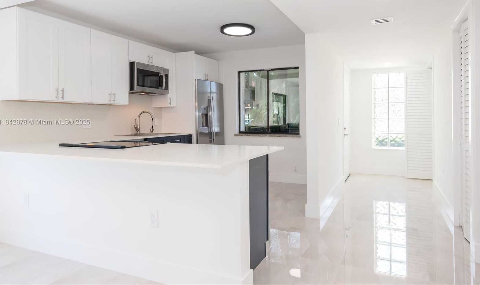 Small Image of 16461 BLATT BLVD #104, Weston Number 6
