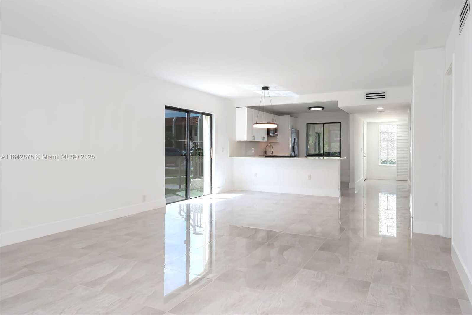 Small Image of 16461 BLATT BLVD #104, Weston Number 8