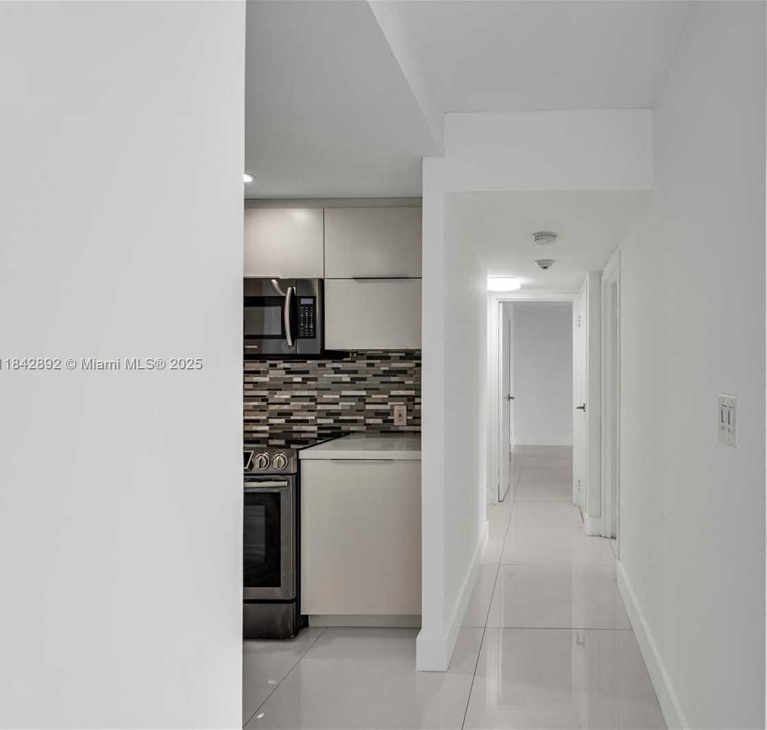 Small Image of 100 BAYVIEW DR #508, Sunny Isles Beach Number 10
