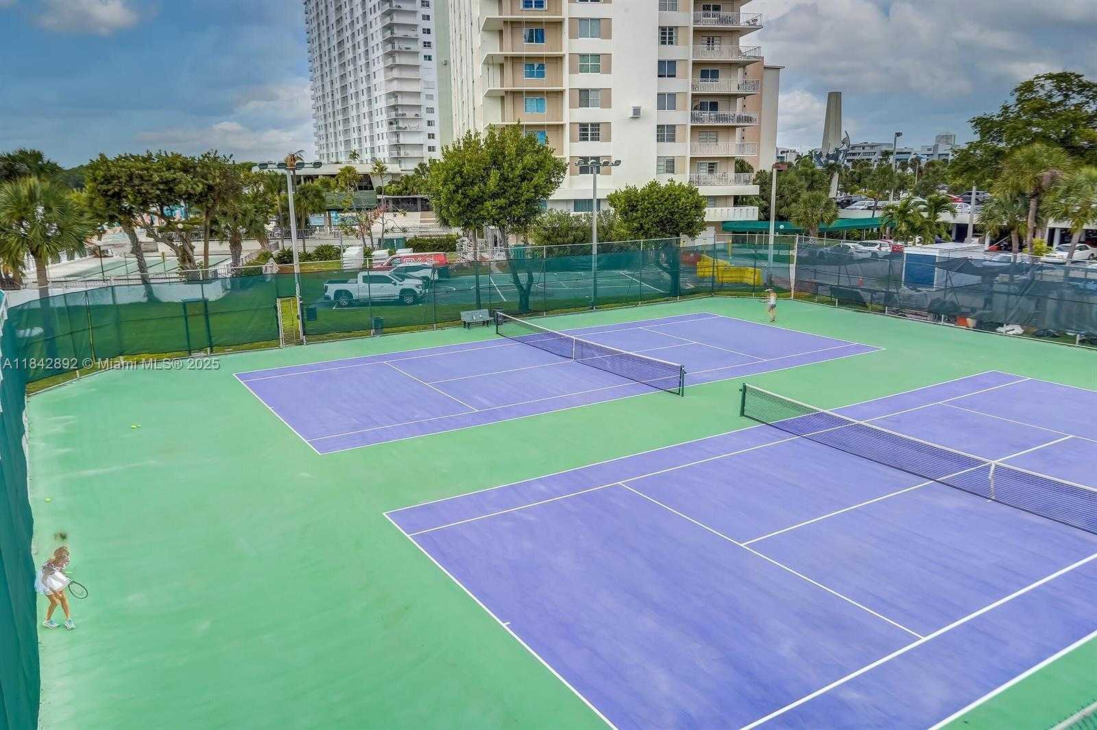 Small Image of 100 BAYVIEW DR #508, Sunny Isles Beach Number 32