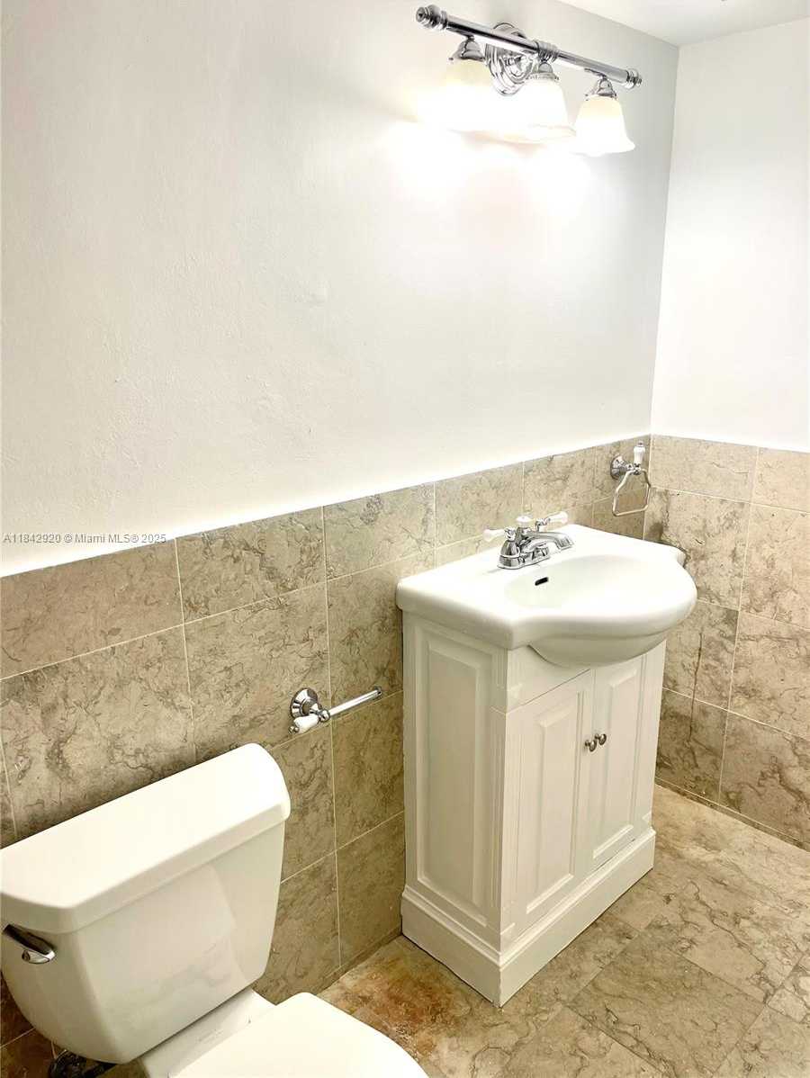 Small Image of 607 OCEAN DR #3K, Key Biscayne Number 19